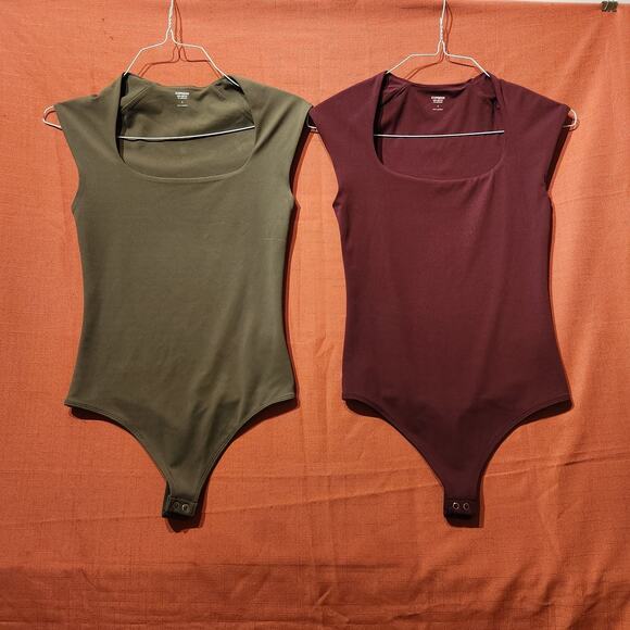 2 EXPRESS Sz Small Contour High Compression Scoop Neck Green Wine Bodysuits Tops - Picture 1 of 8